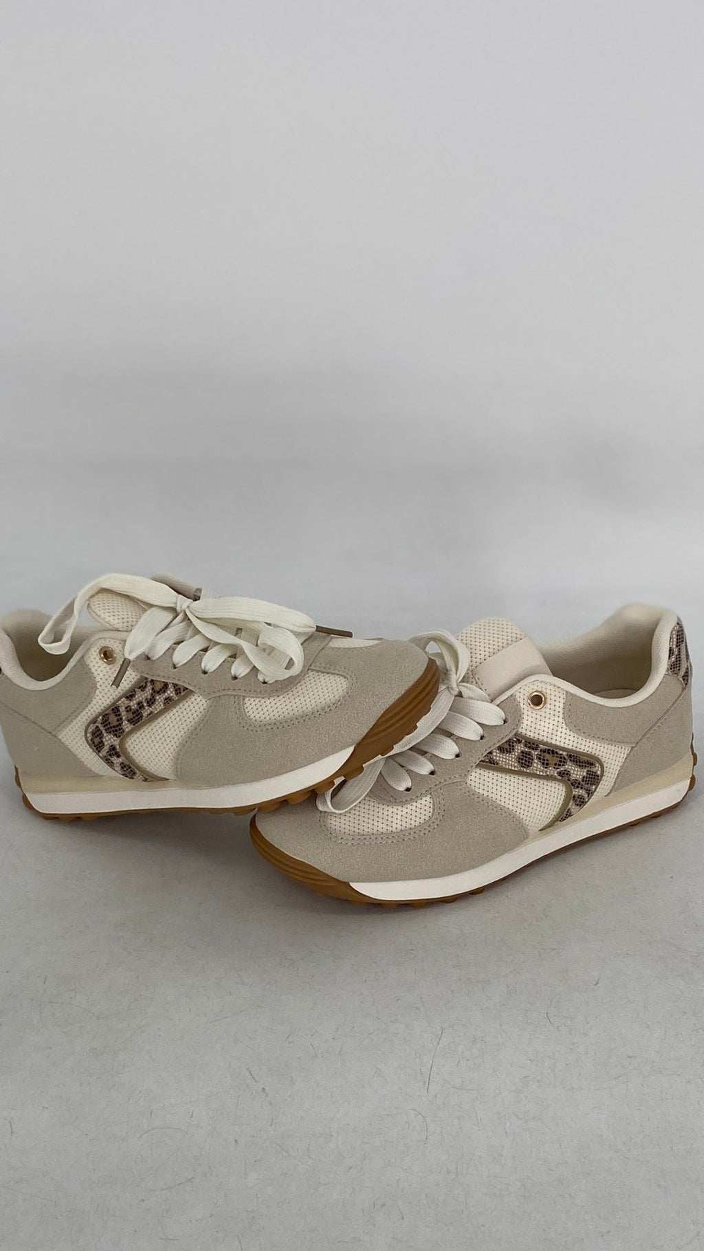 Sneaker in creme - By Elena FashionBy Elena Fashion
