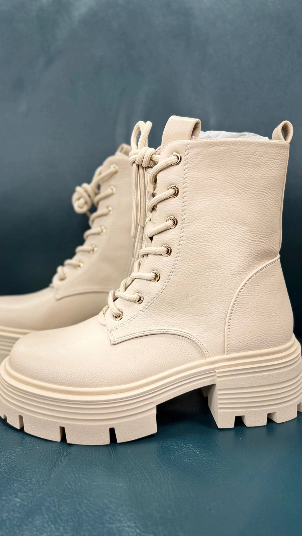 Boots in Creme, 971 - By Elena FashionBy Elena Fashion