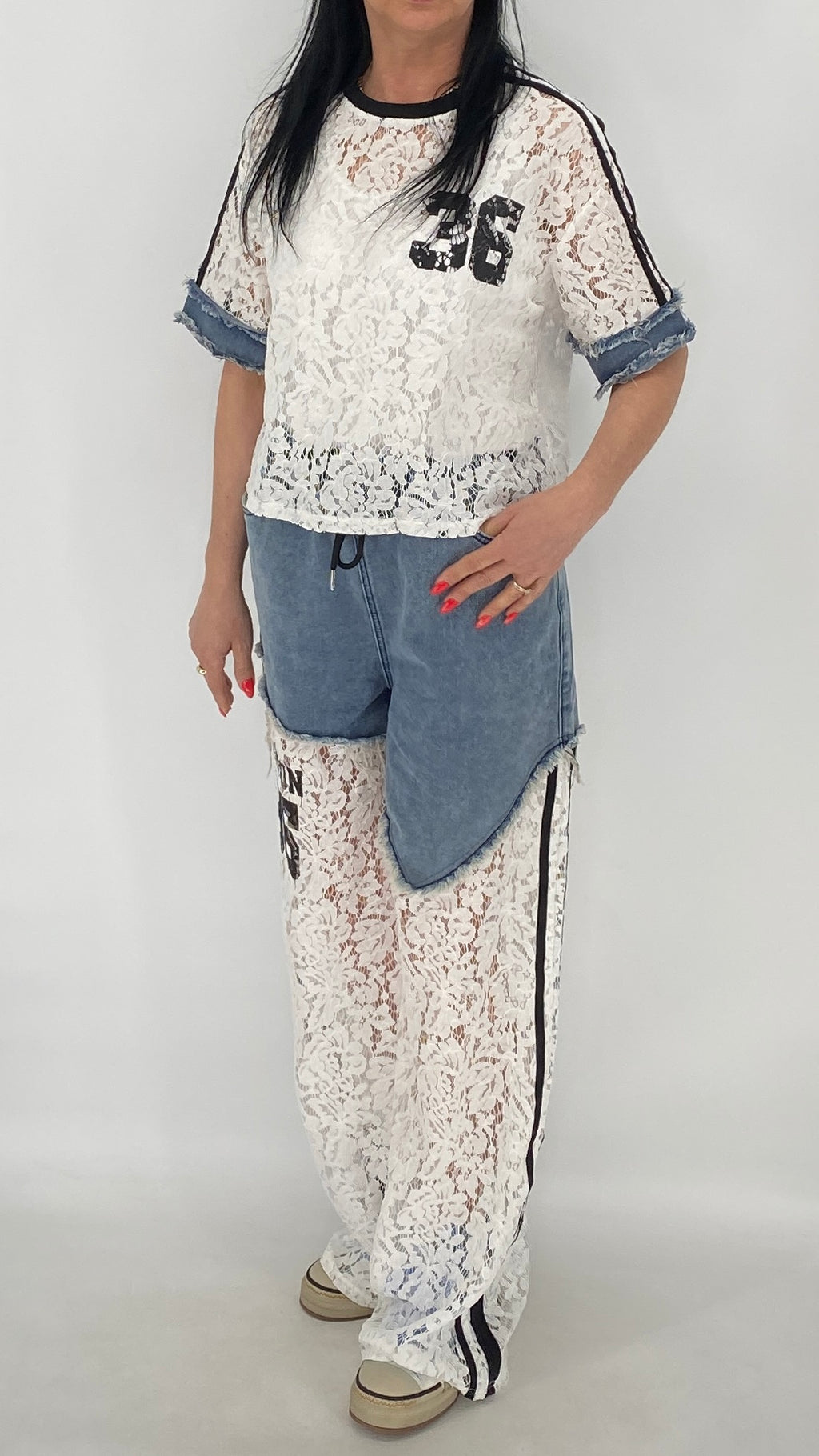 Jeans Anzug "36", Spitzen-Shirt in weiß