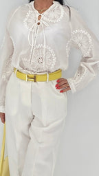 Bluse mit Stickerei, in Weiss, 100% Baumwolle - By Elena FashionBy Elena Fashion