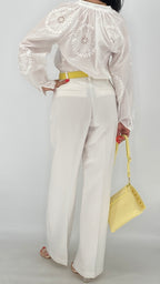 Bluse mit Stickerei, in Weiss, 100% Baumwolle - By Elena FashionBy Elena Fashion