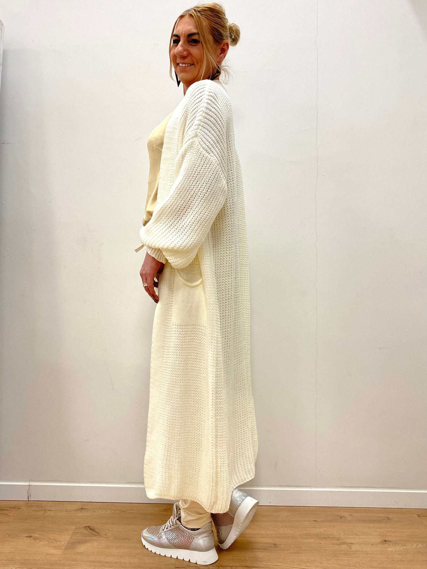 Strickmantel hellbeige lang