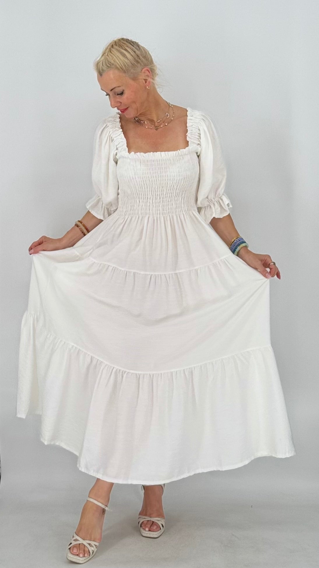 Maxi  Kleid, in Weiß, Beige, Hellblau