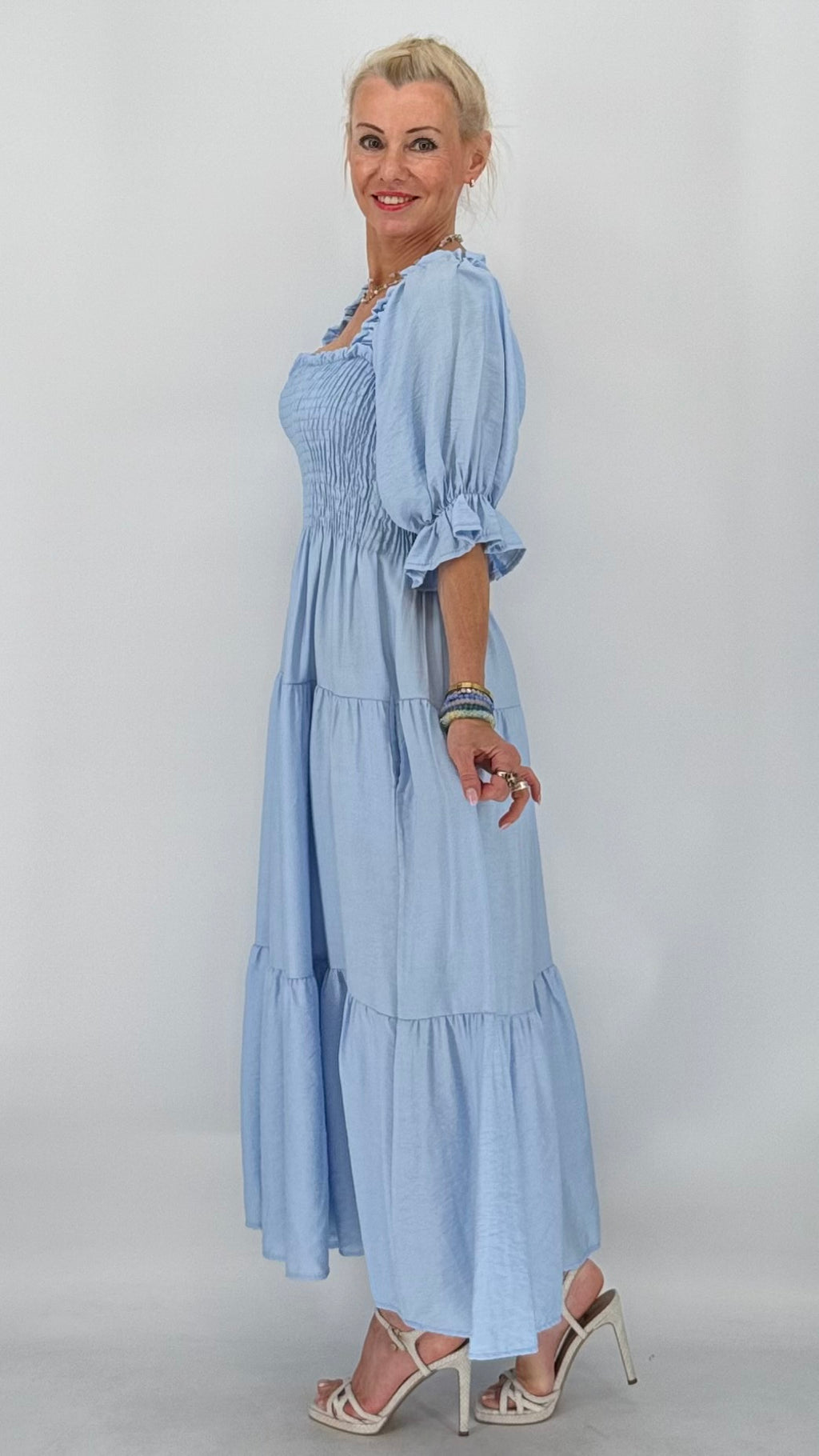 Maxi  Kleid, in Weiß, Beige, Hellblau