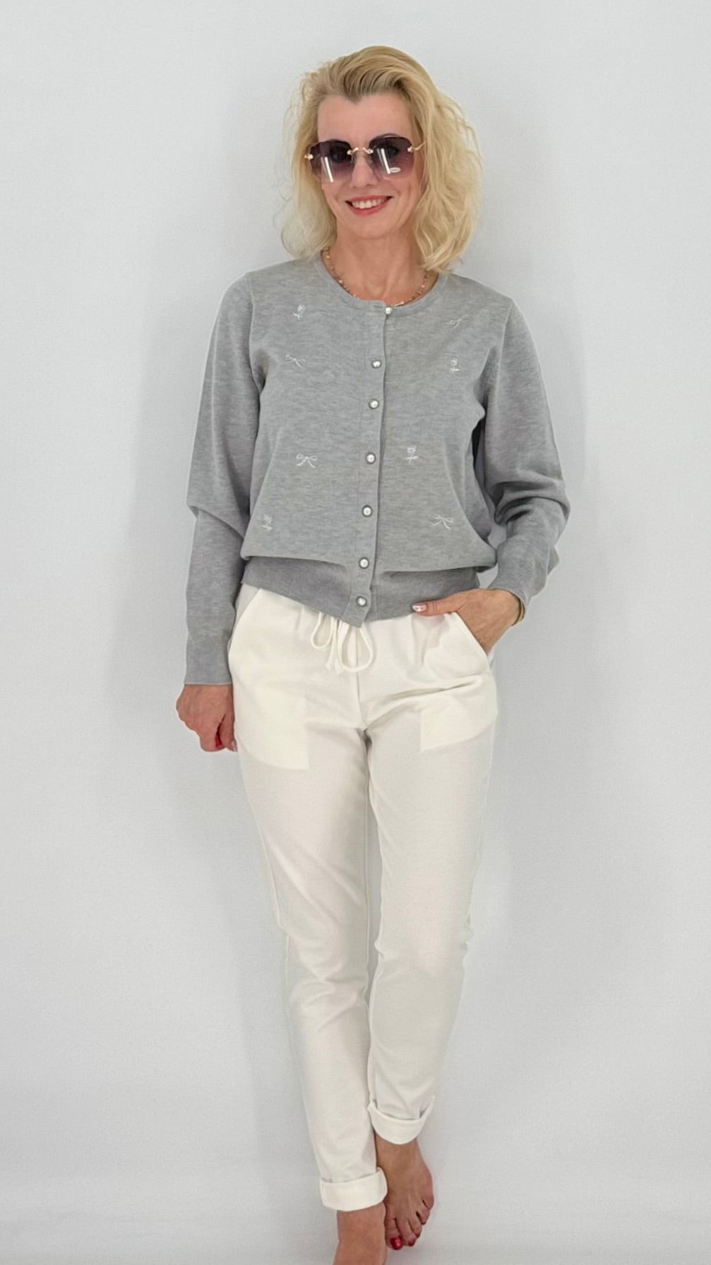 Strickjacke, mit Schleife, hellgrau