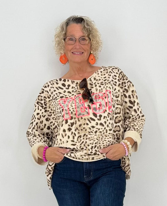 Sweatshirt in beige leo, "YES!"