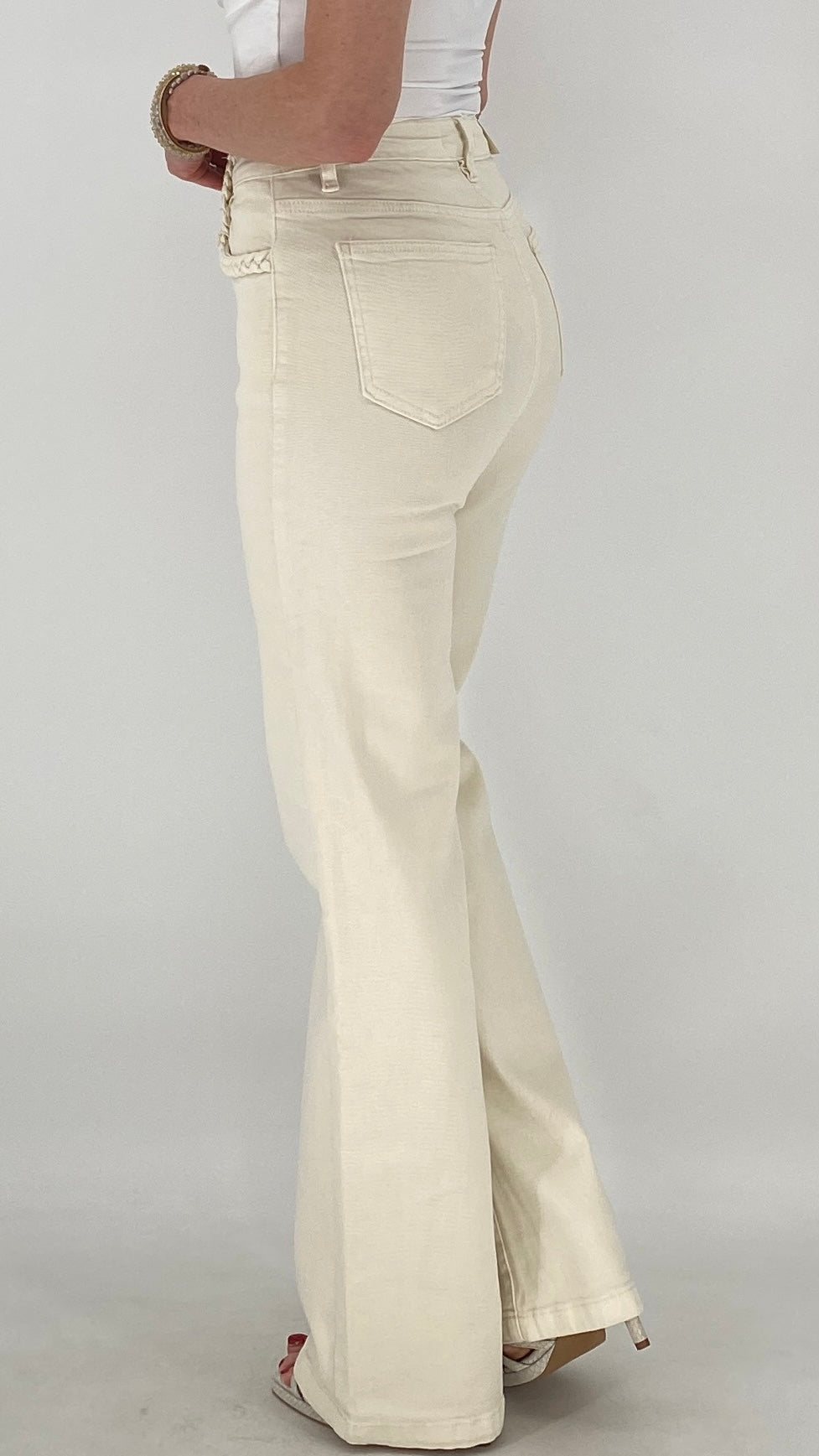 Mid Waist Jeans, in Creme