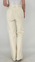 Mid Waist Jeans, in Creme