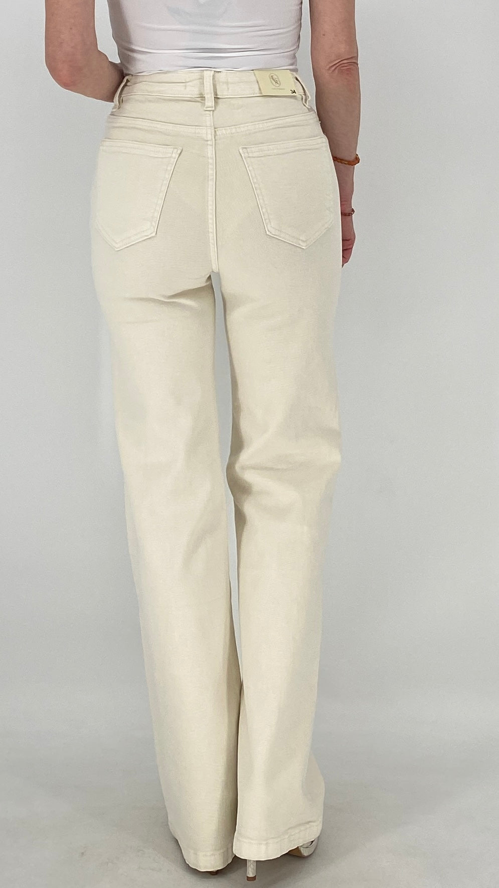Mid Waist Jeans, in Creme