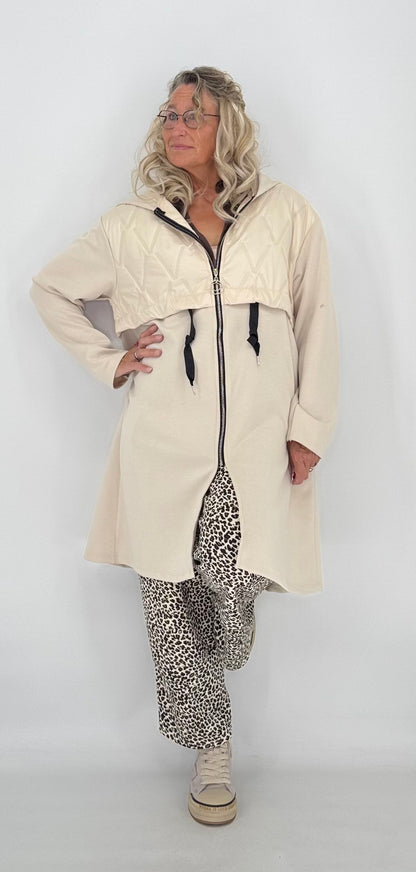 Leichte lange Steppjacke, creme