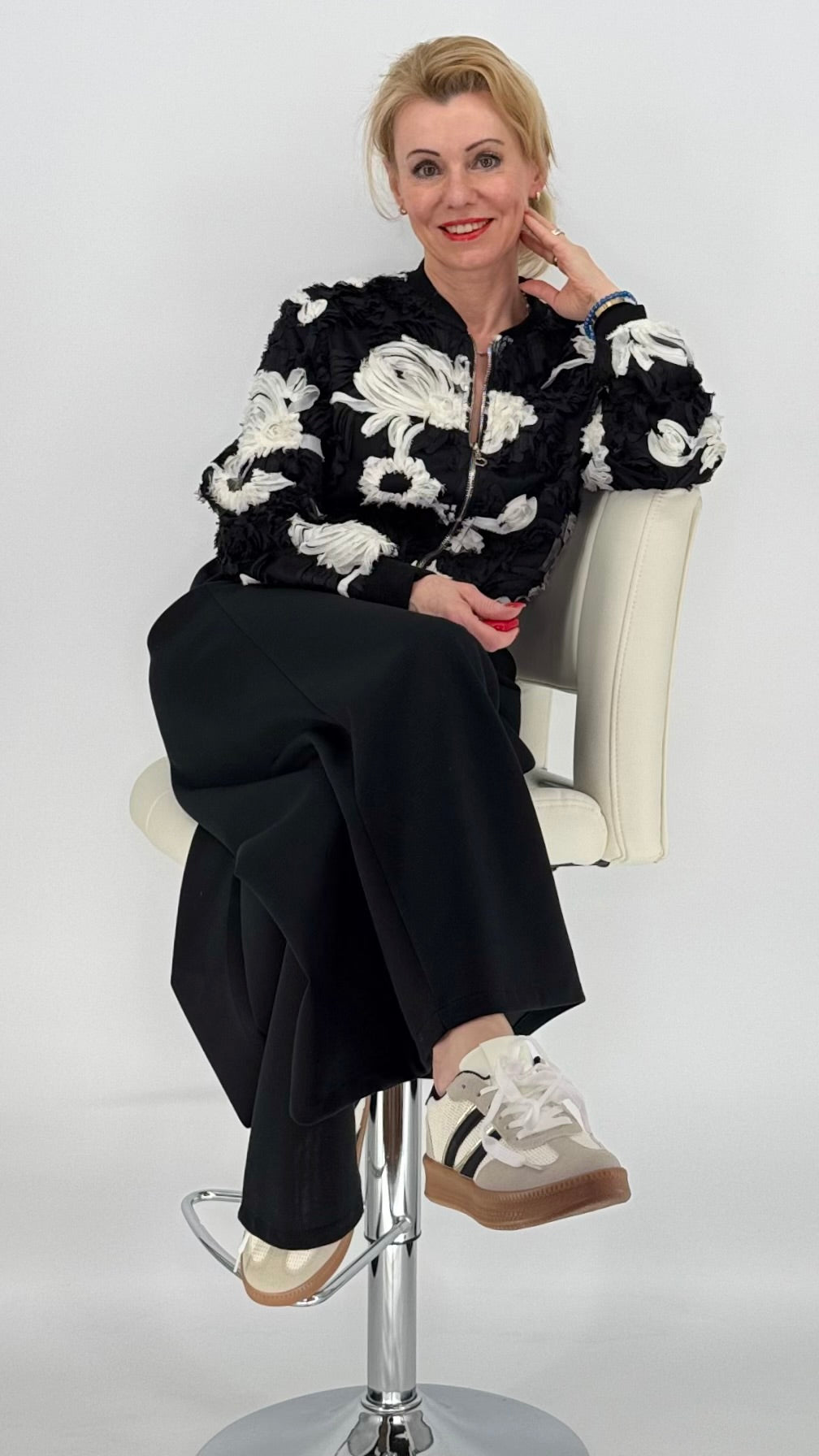 Bomber-Jacke in schwarz/weiss