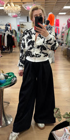 Bomber-Jacke in weiß/schwarz