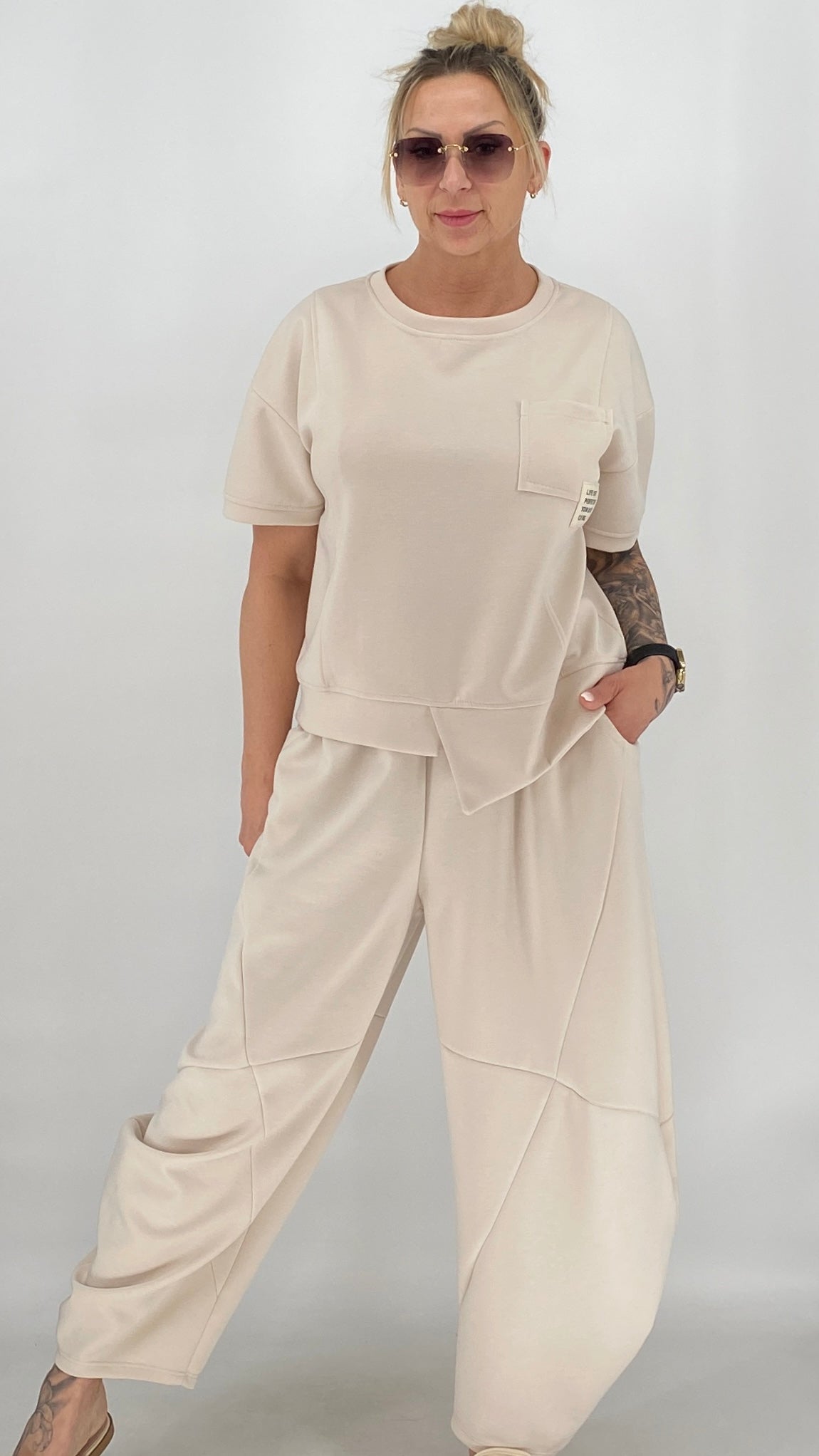 Cozy Set: Hose im Ballonstil und Oberteil Halbarm, in Beige