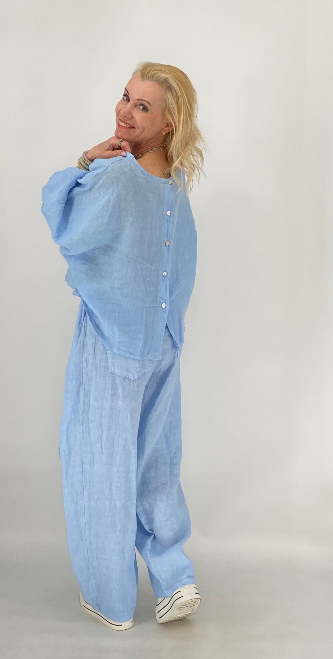 Leinen Hose mit Überschlägen in Himmelblau