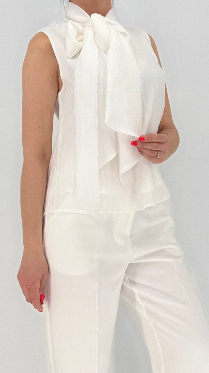 Ärmellose Bluse mit Schleifendetail weiß