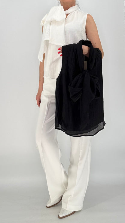 Ärmellose Bluse mit Schleifendetail schwarz