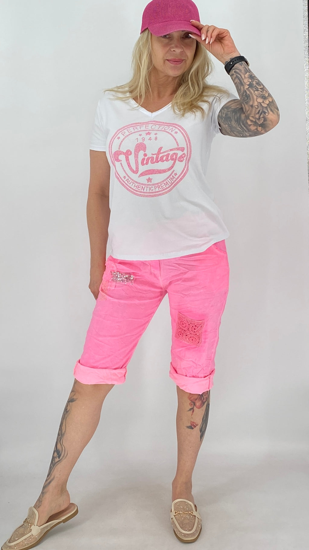 Kurze Hose in Pink, Beige, Schwarz