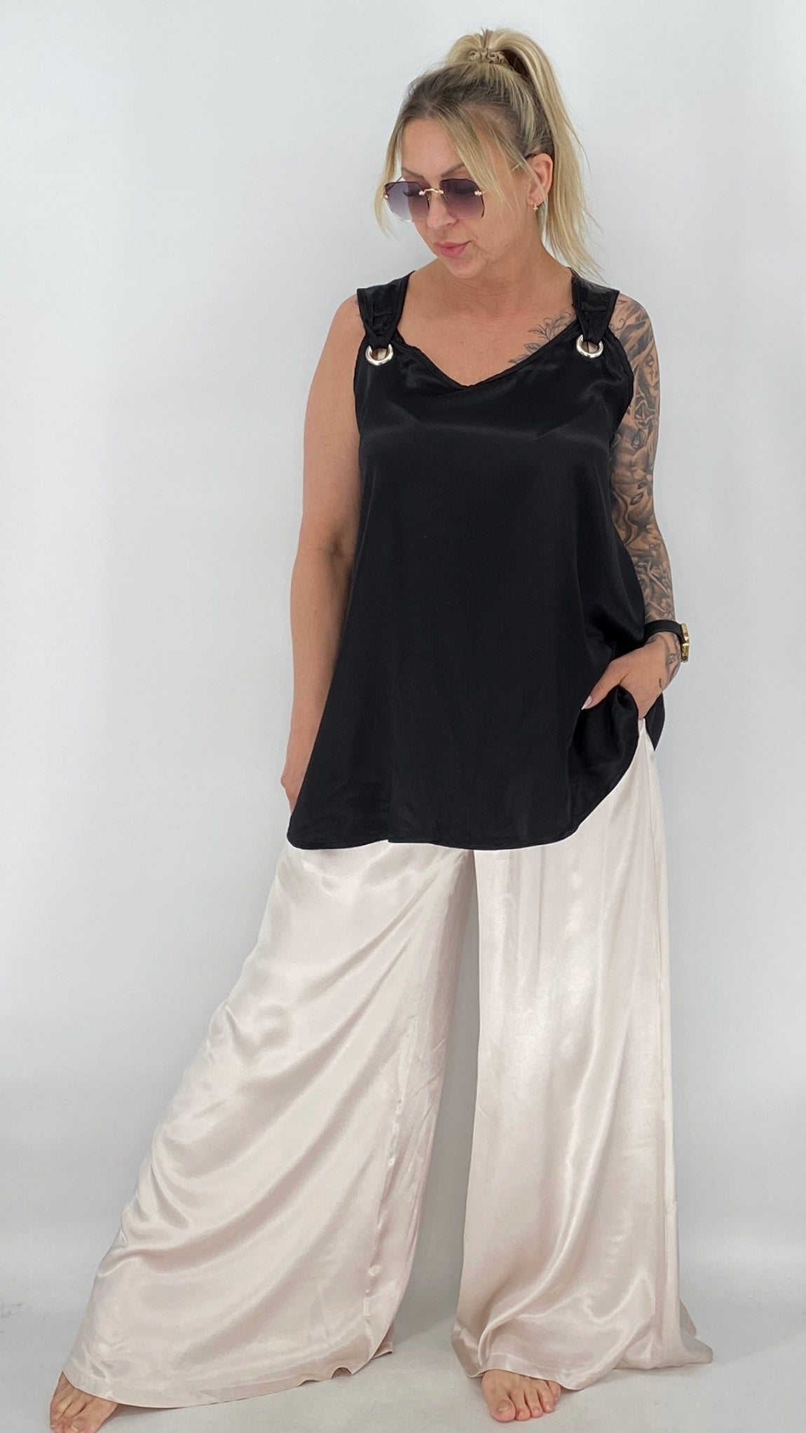 Top 100% Viskosa, in Beige und  Schwarz