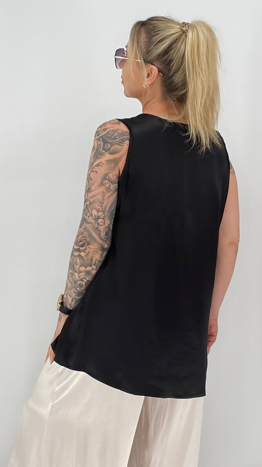 Top 100% Viskosa, in Beige und  Schwarz