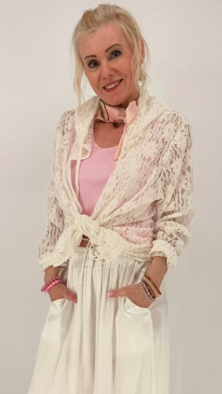 Jacke im Spitzenlook mit Kapuze in Rosa, Beige, Weiß