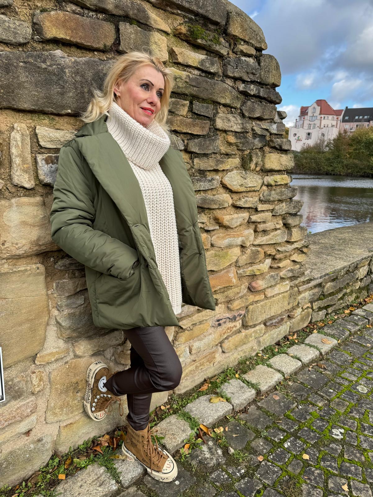 Jacke, beige, grün knöpfen