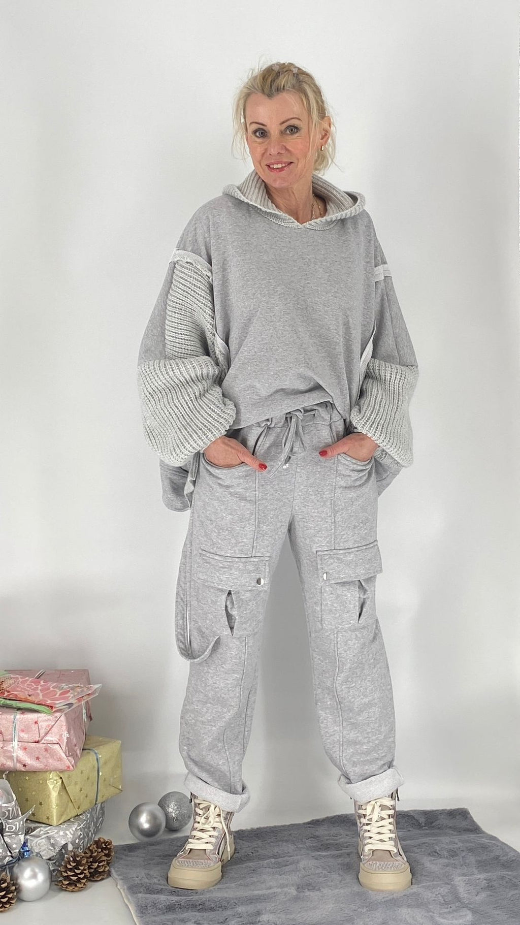 Sweatshirt mit Kapuze, hellgrau