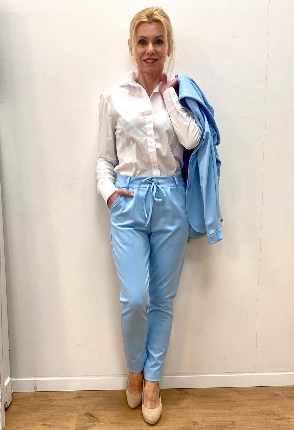 ESViViD Hose in hellblau