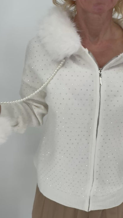 Kuschelige Strickjacke mit Fell-Details, weiss